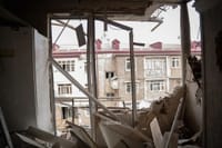 Жилой дом в Степанакерте после обстрелов 19 сентября