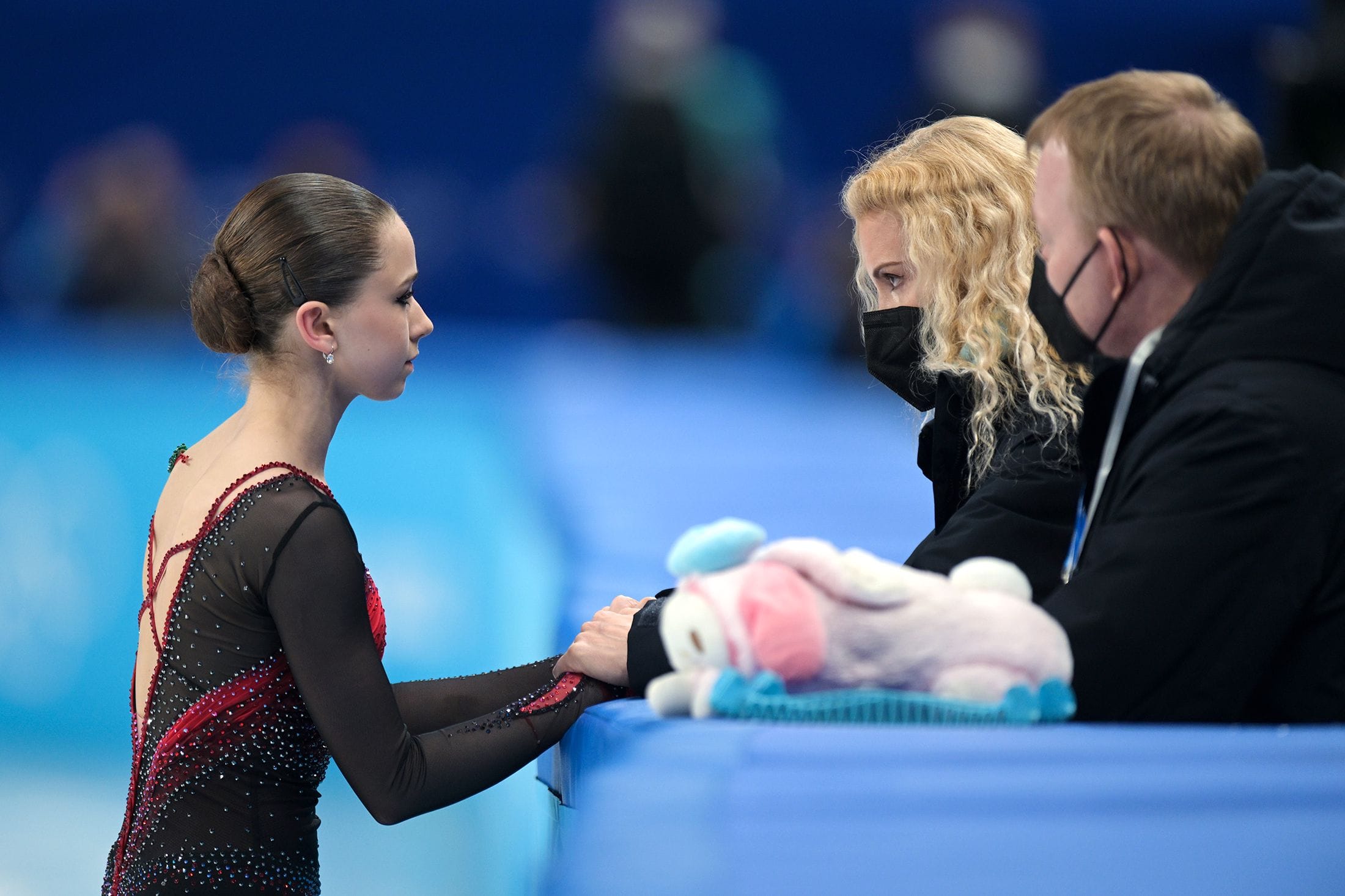 «С ней говорили очень холодно». МОК выяснит, есть ли в деле фигуристки Валиевой признаки жестокого обращения с ребенком