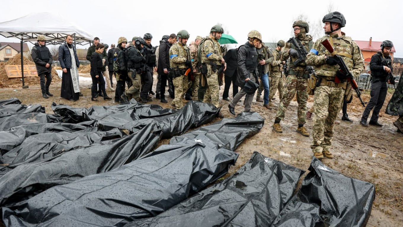 В Украину едут следователи МУС, пленных с «Азовстали» могут незаконно судить в РФ, переговоры Москвы и Киева остановлены. Главное за день