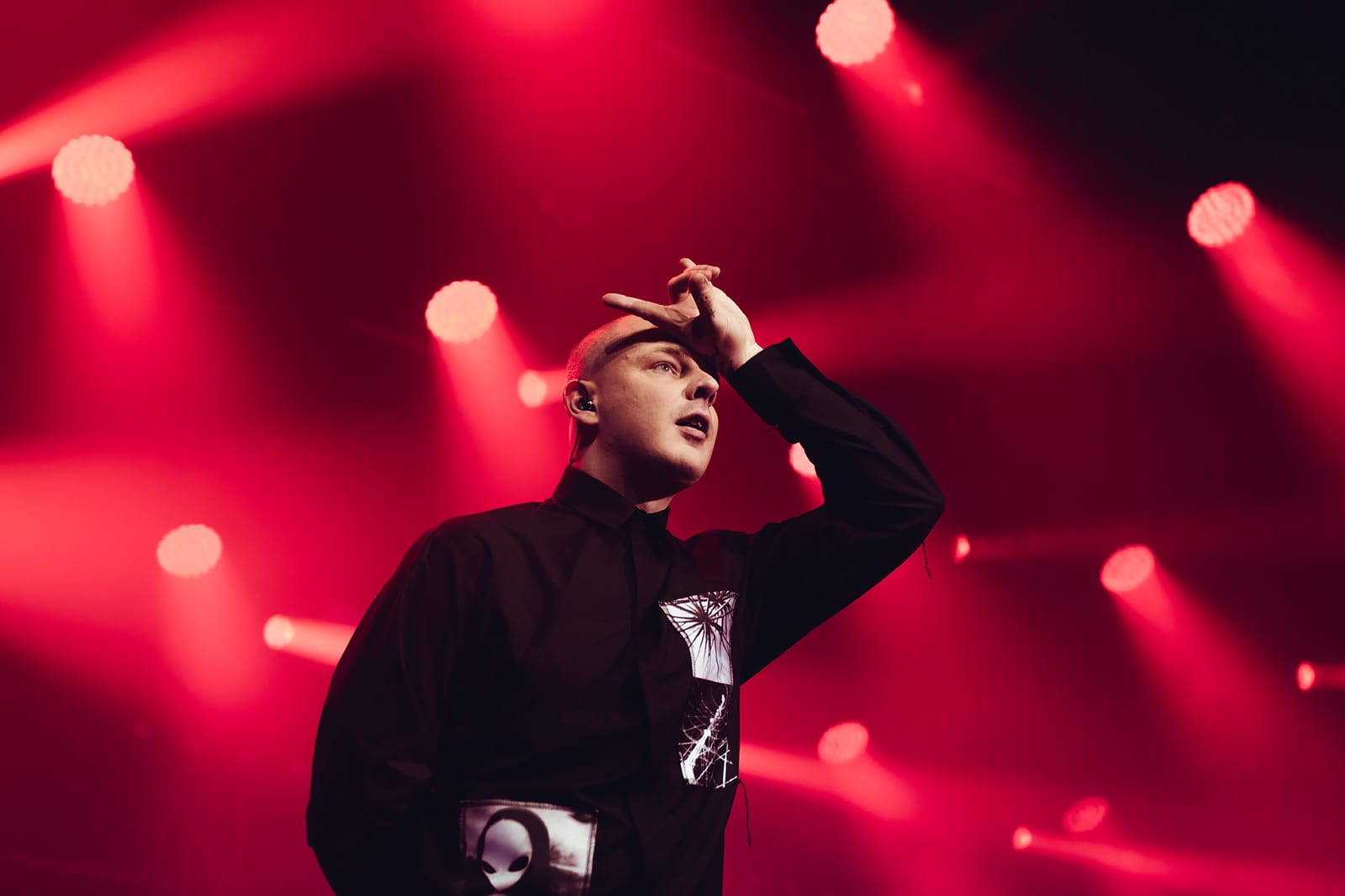 «Полиция говорила зрителям, что у них будут проблемы, если они зайдут на концерт». МВД сорвало концерт Anacondaz в Екатеринбурге