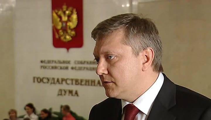 «Пойти на фронт — самое легкое решение, но на нас лежит обязанность информировать граждан» — единоросс Вяткин