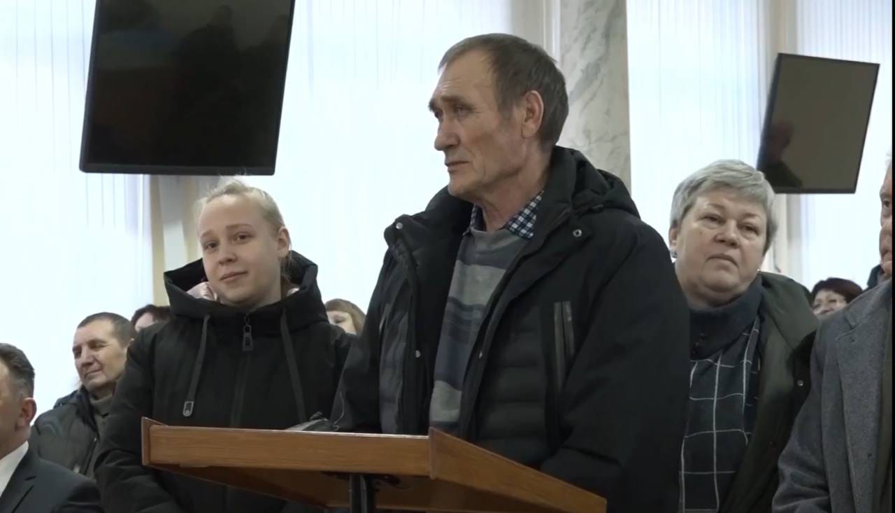 Выжившим в Макеевке мобилизованным организовали телемост с родными. О тех, кто погиб, родственникам до сих пор не сообщают