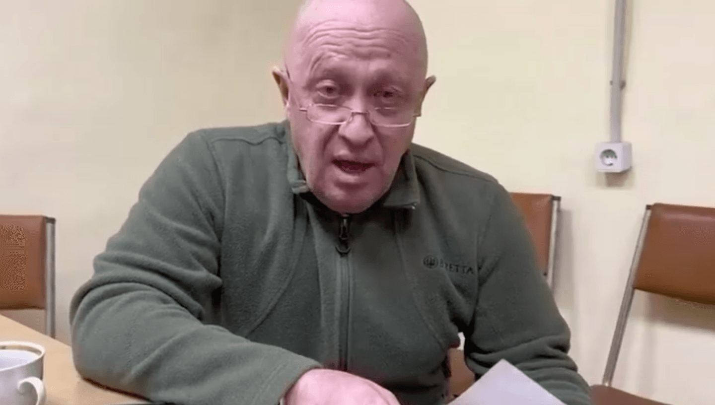 «Если ЧВК Вагнера уйдет, украинцы придут в Ростов». Пригожин вновь раскритиковал Минобороны и призвал «не вы*бываться на Красной площади»