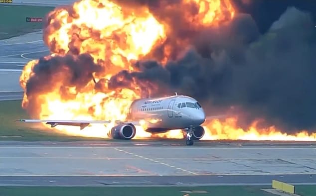 «Ответить должны были все — от производителя до авиакомпании». Эксперты о катастрофе SSJ в Шереметьево, за которую осудили только пилота