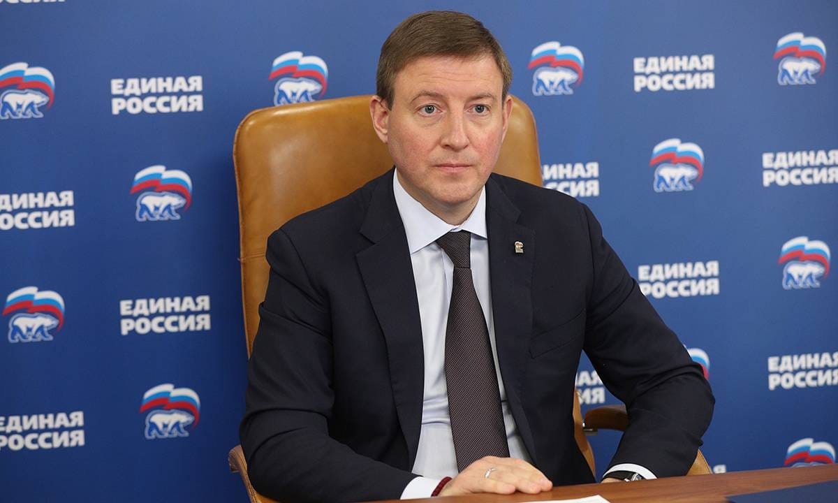 Генсек «Единой России» Турчак выступил против члена комитета Госдумы по обороне Гурулева из-за обращения уволенного генерала