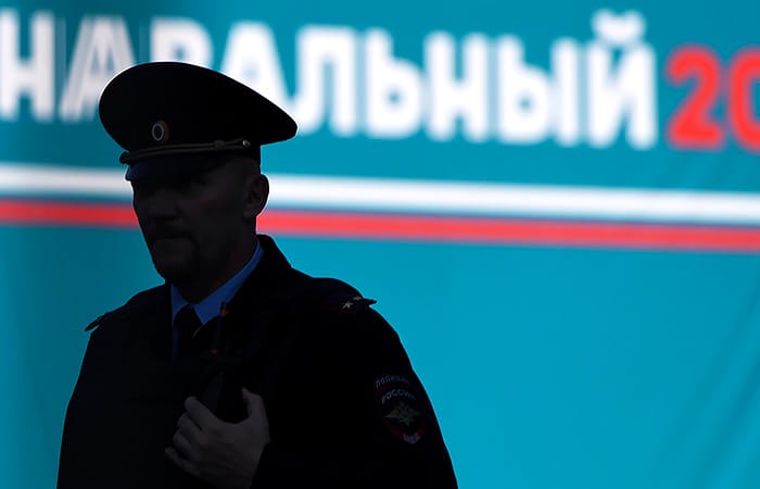 Силовики в Нижнем Новгороде пришли с обыском к братьям по делу о донатах ФБК. RT сообщает о следственных действиях в Москве, Красноярске