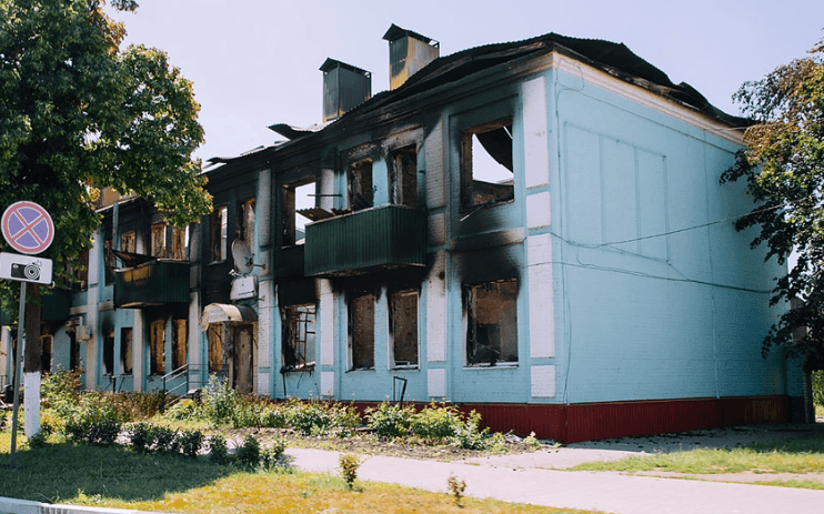 Белгородцы живут в поврежденных после обстрелов домах, власти в это время направляют деньги в аннексированную «ЛНР» — «Можем объяснить»