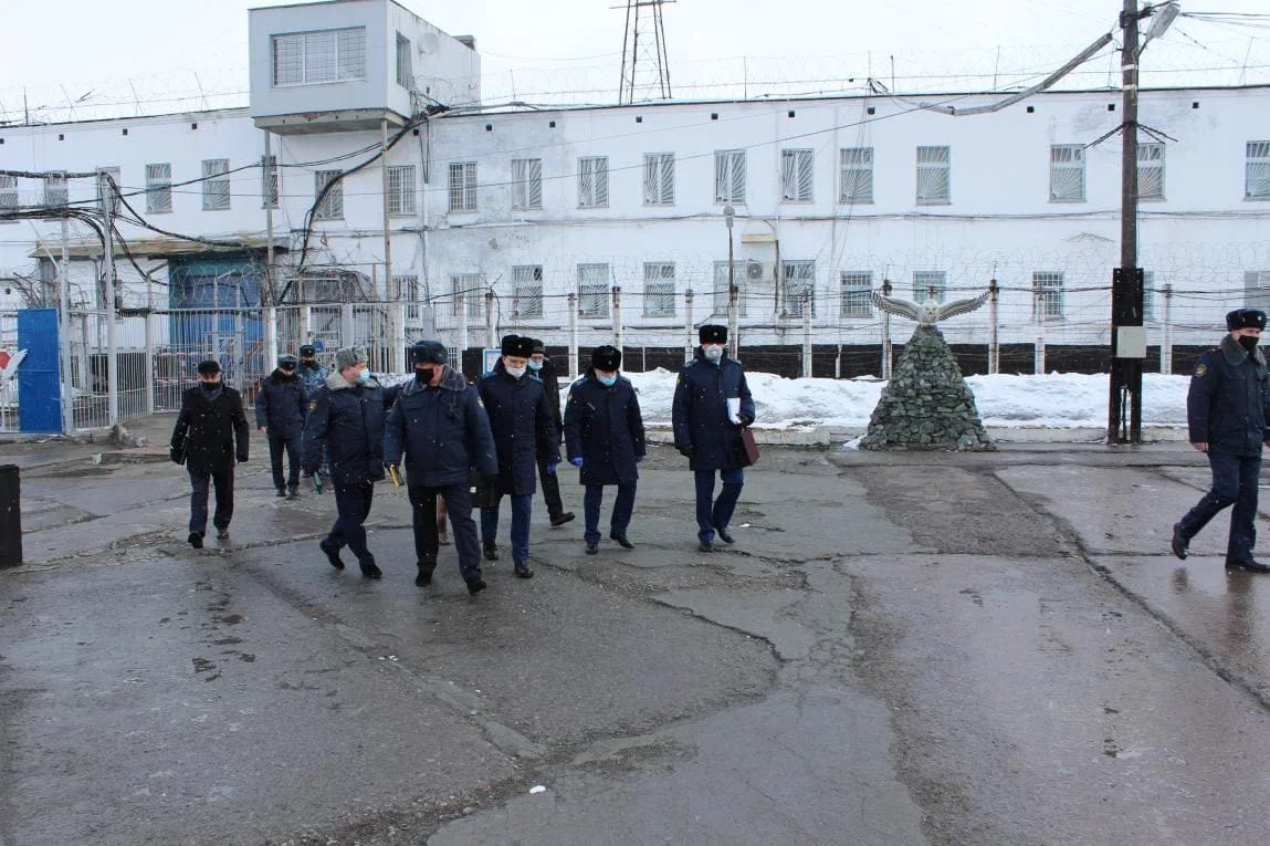 Хакеры похитили базу данных российских заключенных, чтобы отомстить за смерть Навального — CNN