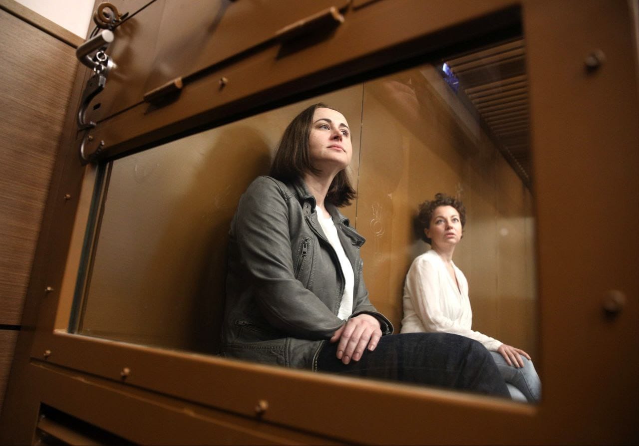 Замоскворецкий суд продлил арест Евгении Беркович и Светлане Петрийчук до 4 мая. Они находятся под арестом почти год