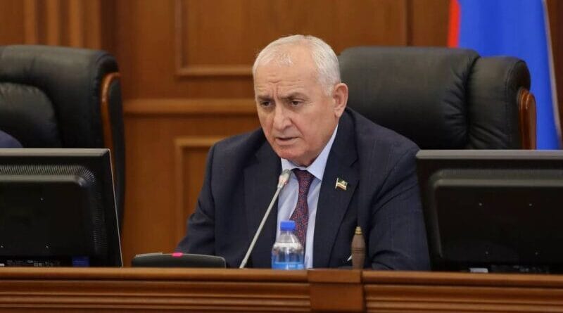 Новым председателем парламента Чечни стал Шаид Жамалдаев. Рамзан Кадыров назвал его соратником своего отца