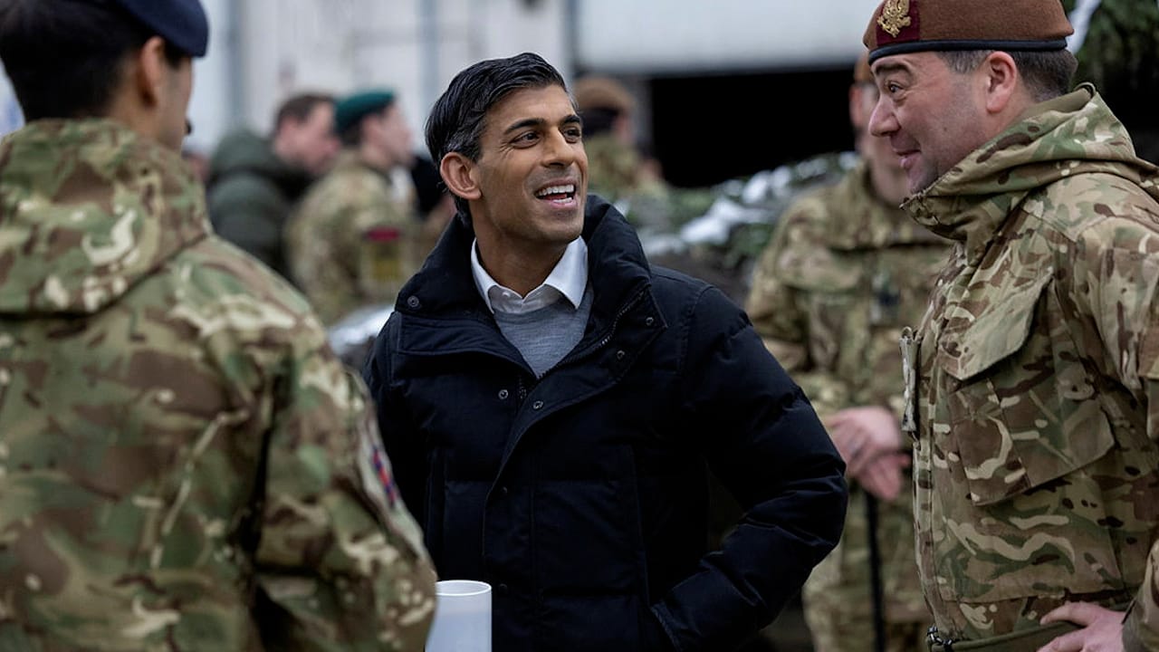 Британский премьер Риши Сунак пообещал вернуть службу по призыву, если Консервативная партия победит на предстоящих выборах