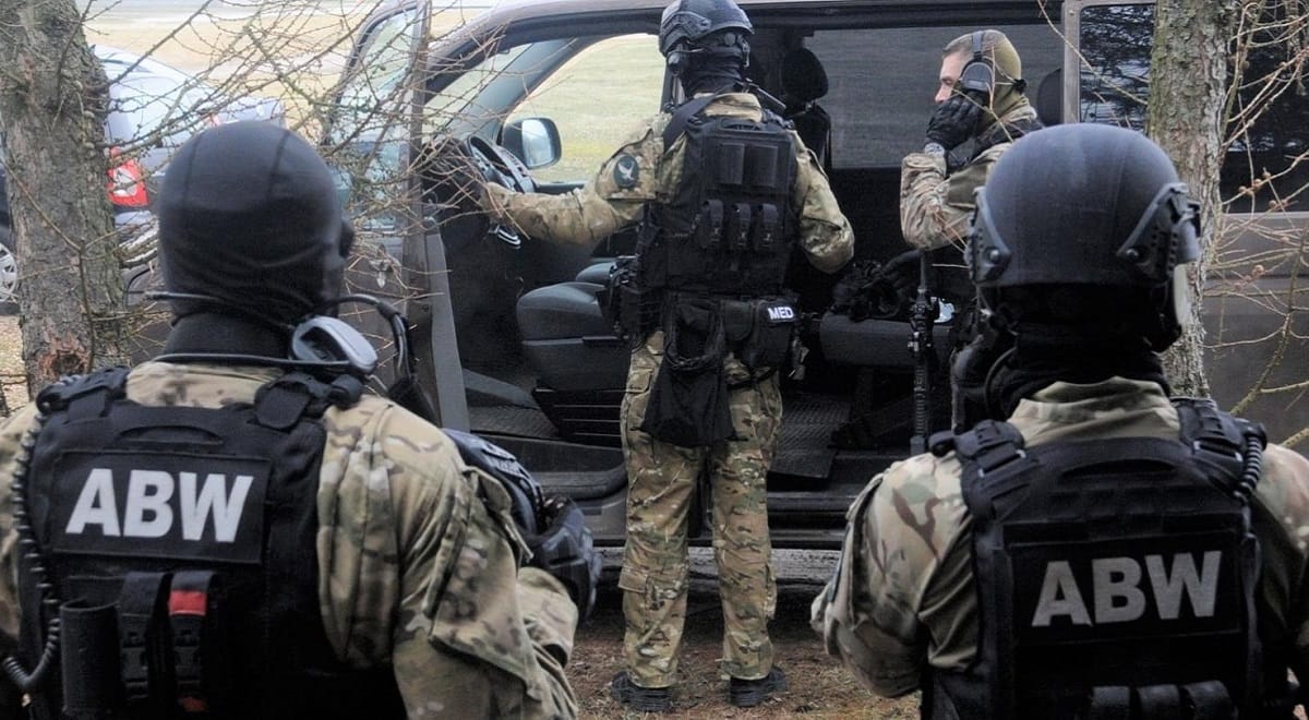 В Польше арестовали двух белорусов и поляка, подозреваемых в подготовке диверсий по заданию российской разведки