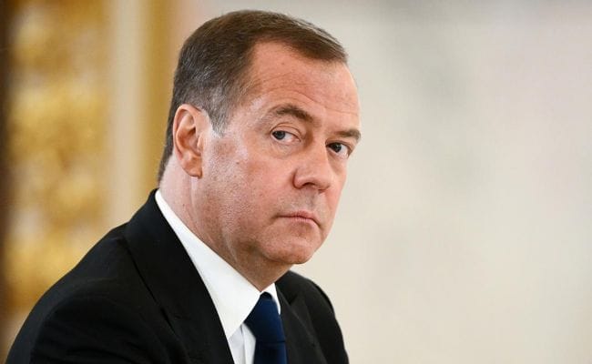Дмитрий Медведев заявил, что предупреждал Дурова о «серьёзных проблемах», которые ждут в любой стране из-за отказа сотрудничать с властями