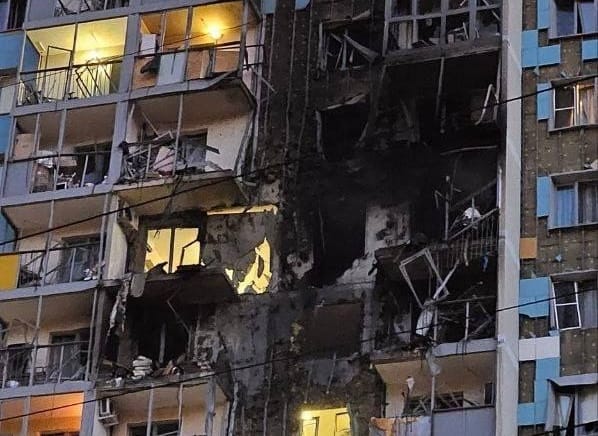 Минобороны РФ отчиталось о сбитии 144 беспилотников над территорией России. В Подмосковье после взрыва дрона впервые погиб человек