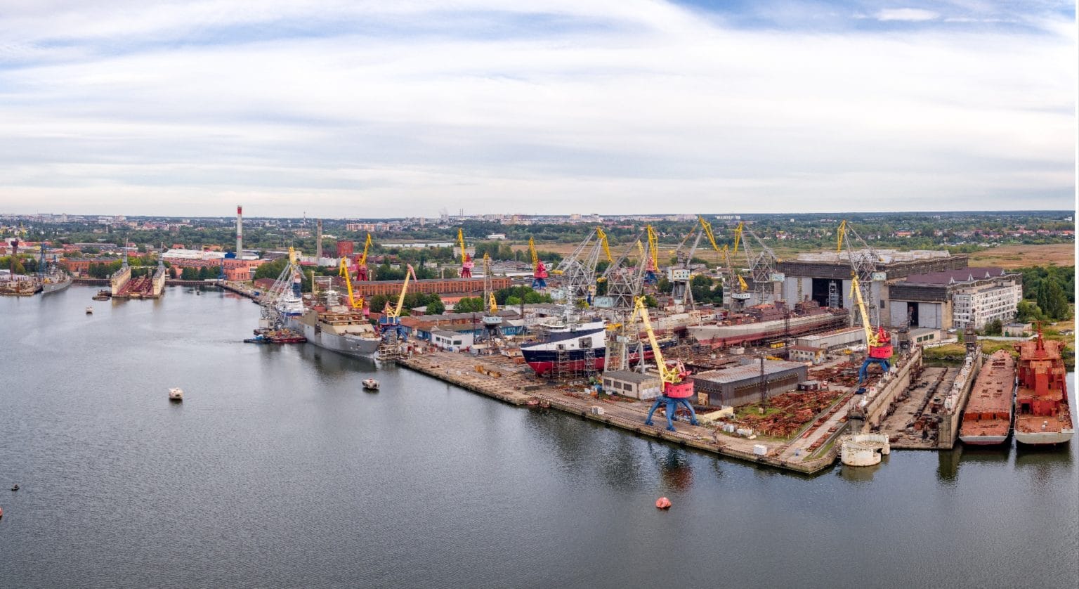 Вице‑президенту строящей ледоколы российско-финской компании, осужденному в мае за госизмену, дали 12 лет. Срок скрывали из-за «секретности»