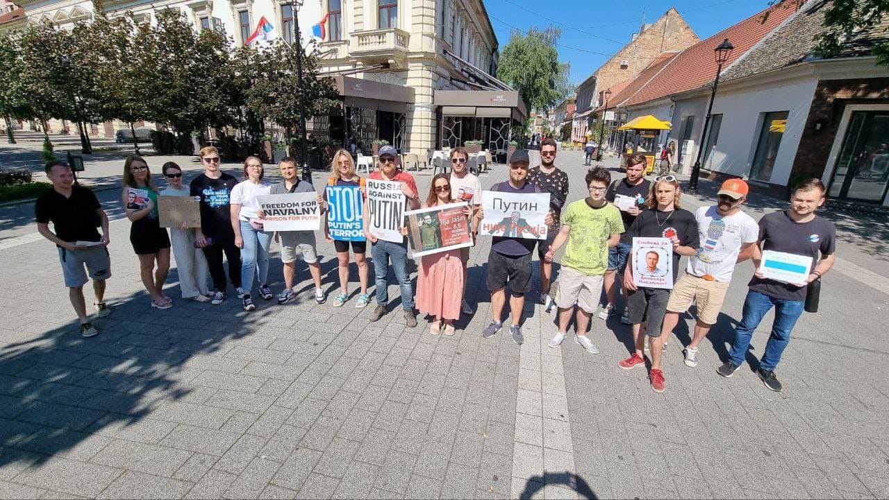 МВД Сербии передумало высылать российского активиста Бобрышева. Он останется в стране, пока будет обжаловать отказ в продлении ВНЖ