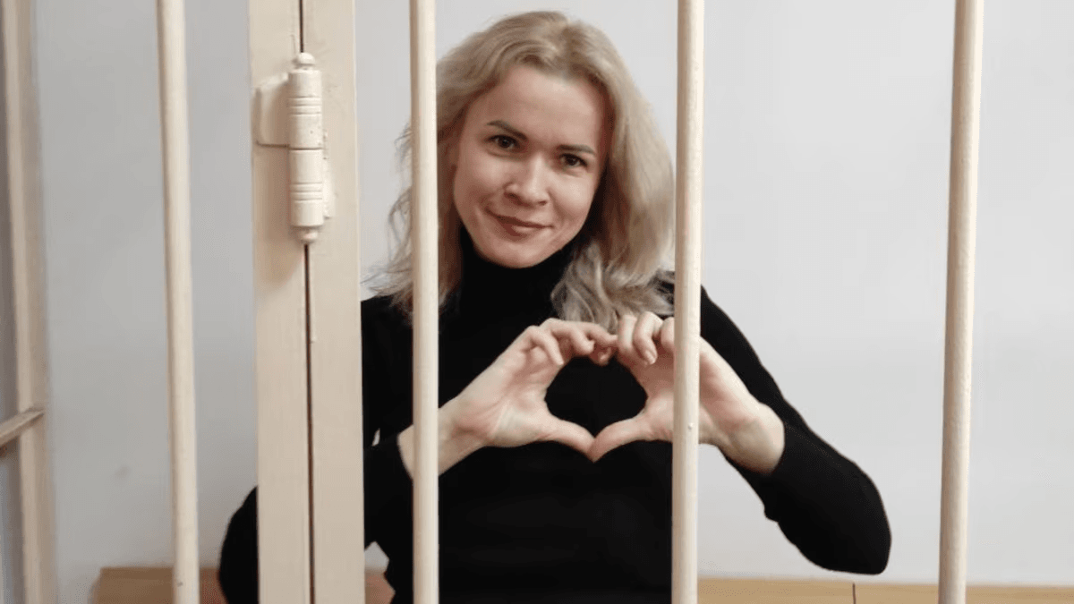 Журналистка RusNews Мария Пономаренко, осужденная за «фейки» об армии, находится на грани самоубийства — адвокат 