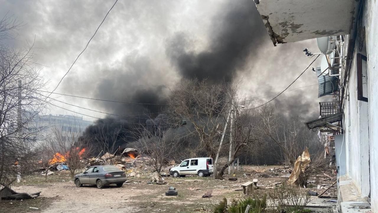 Кремлевские СМИ отрицают факт ракетного удара по центру Сум, о котором сами же недавно с гордостью рассказывали