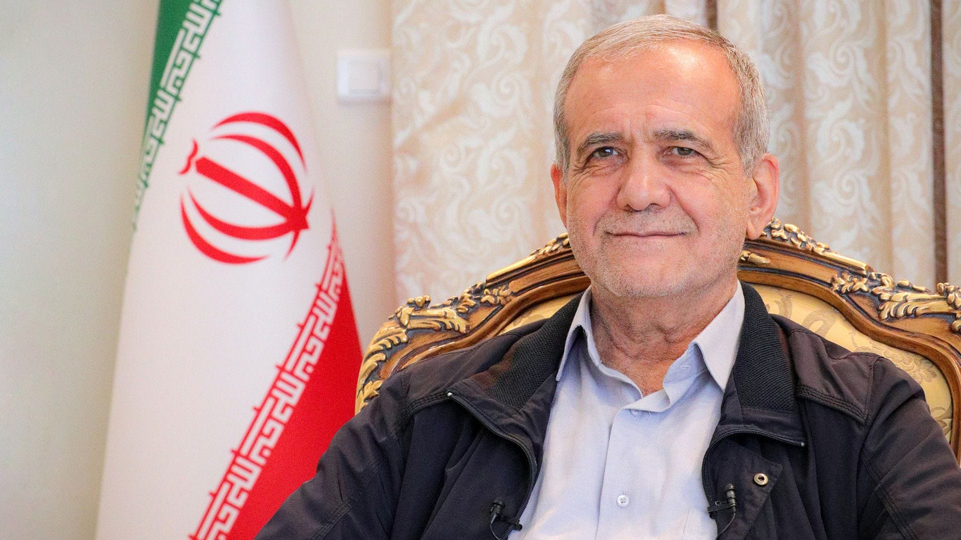 Пезешкиан заявил о готовности Ирана к «диалогу на равных» с США. Ранее Трамп пригрозил республике бомбардировками и пошлинами