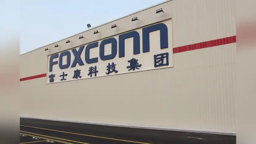 Власти КНР заставили Foxconn отозвать китайских инженеров с заводов iPhone в Индии, чтобы затруднить выход Apple из Китая — Bloomberg