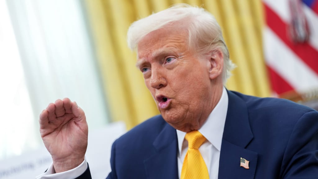 Трамп объявил о 35-процентной пошлине на канадские товары с 1 августа, объяснив это борьбой с фентанилом