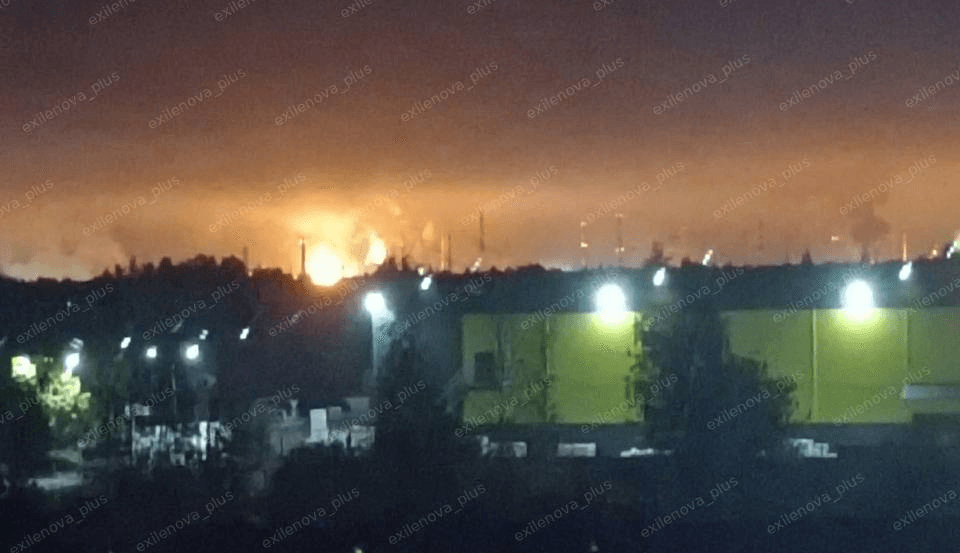 Беспилотники атаковали НПЗ «Сургутнефтегаза» в Ленобласти — один из крупнейших НПЗ в России
