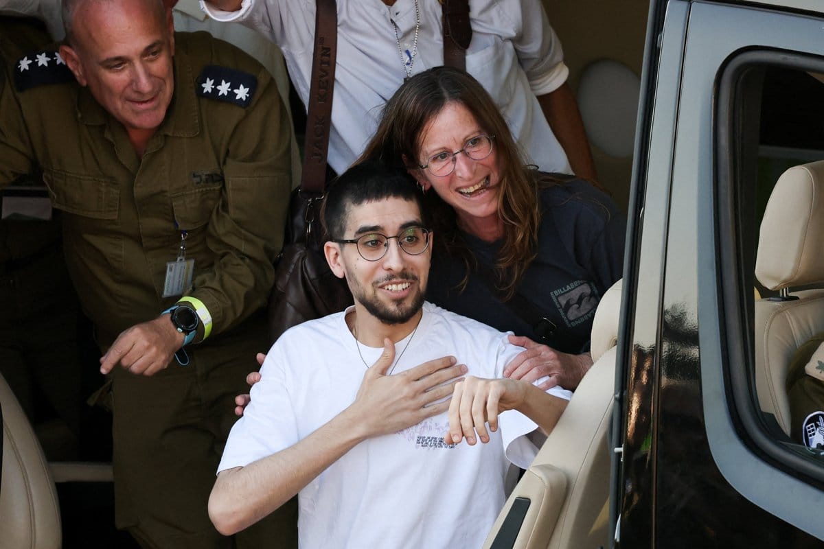 «Они меня били, но я уже ничего не чувствовал». Как выжили в плену ХАМАС последние израильские заложники