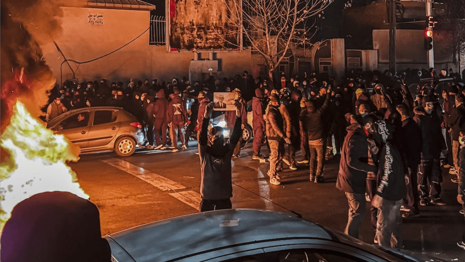 «Помощь уже в пути»: Трамп призвал иранских протестующих захватывать госучреждения 