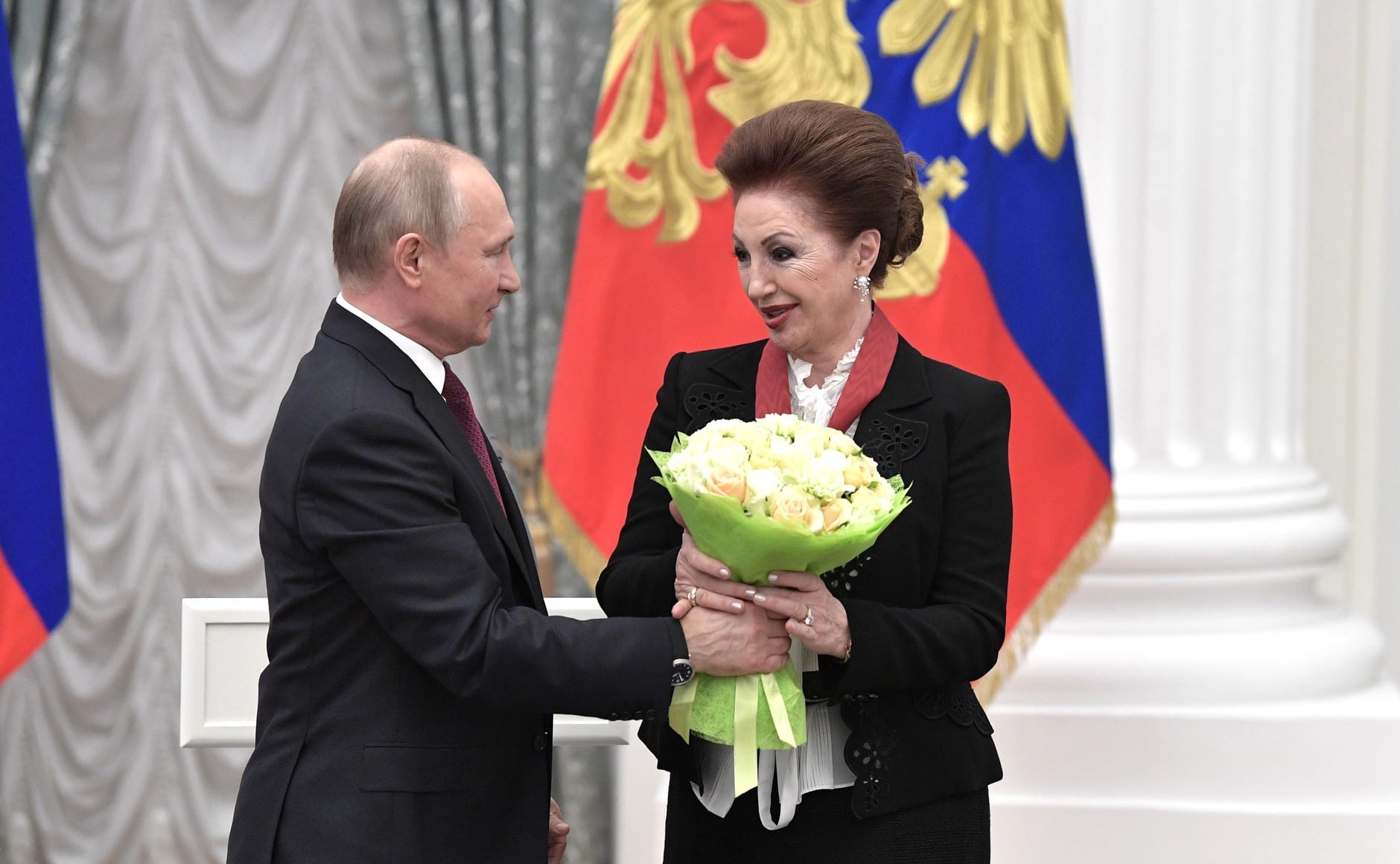 Главный акушер Минздрава обзавелась недвижимостью на 1 млрд. Это совпало по времени с публикациями о рождении сыновей у Алины Кабаевой