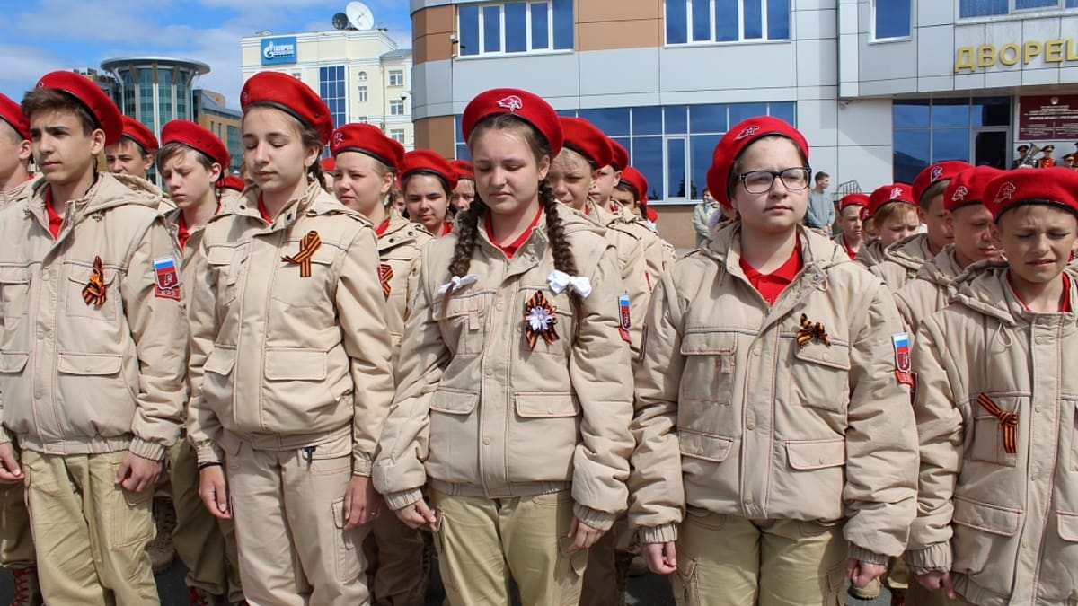 В России хотят создать аналог пионерии и комсомола «Большая перемена». Педагоги уверены: участие может стать обязательным