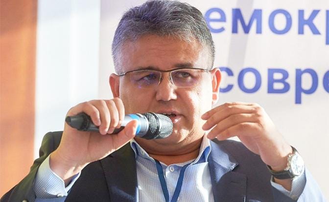 МВД объявило в розыск политолога Аббаса Галлямова