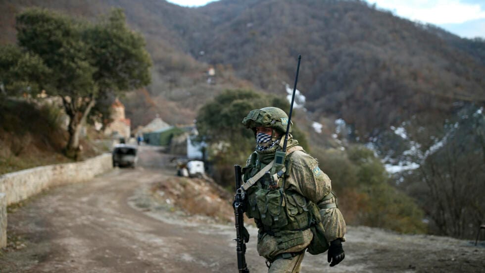 Азербайджан и Нагорный Карабах объявили о приостановке военных действий