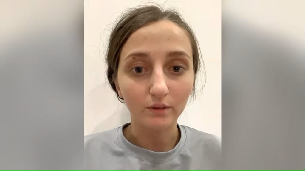 В Армении по заявлению семьи задержали девушку из Ингушетии, сбежавшую из-за домашнего насилия. Она остается в полиции, опасаясь похищения