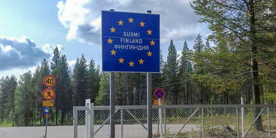 Финские пограничники задержали 18 мигрантов рядом с границей с Россией
