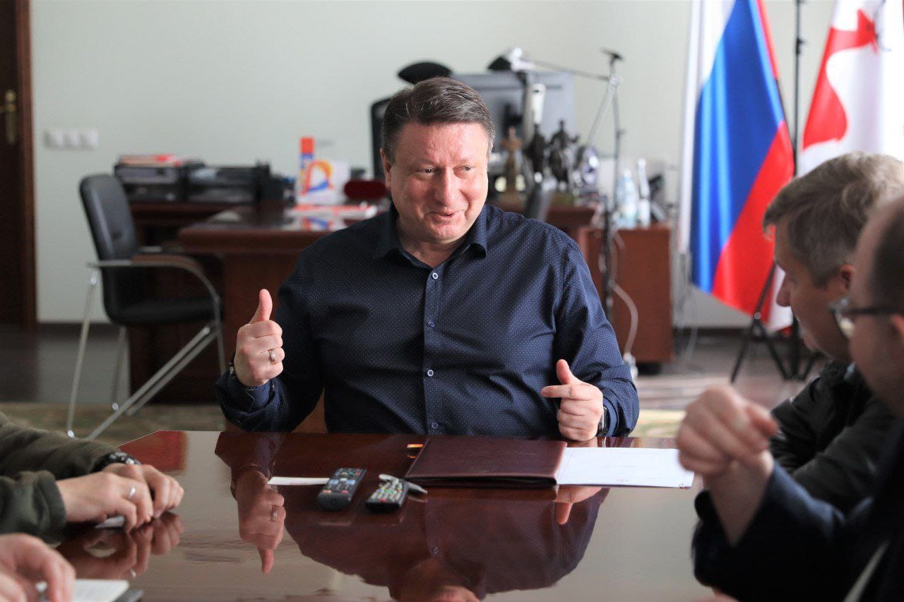 Спикера гордумы Нижнего Новгорода задержали на Донбассе по подозрению в растрате. Накануне его наградили медалью от Минобороны РФ