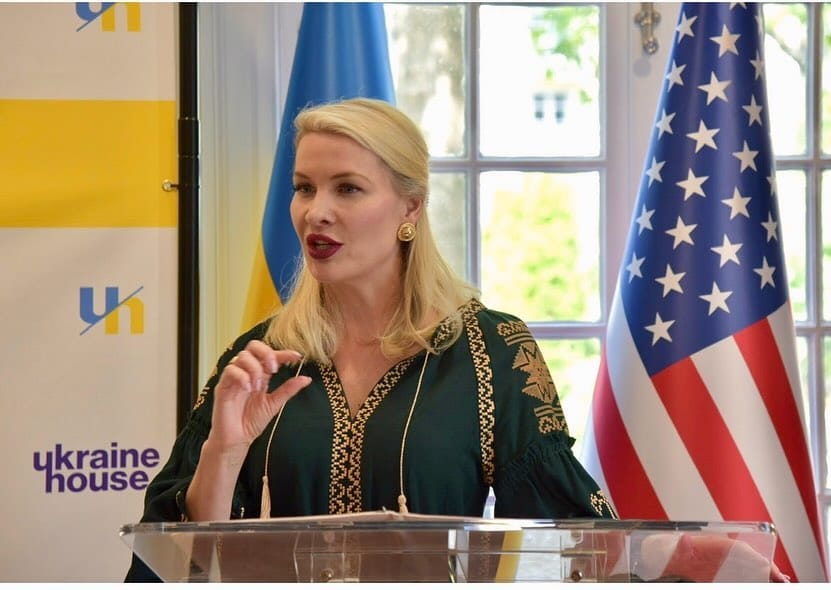 Дочь спецпосланника США: «Мы вооружим Украину до зубов». Перевод РИА «Новости»: «Дочь Келлога сделала мрачное предсказание для Украины»