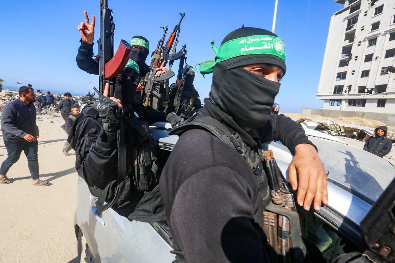 ХАМАС возвращает власть на незанятой ЦАХАЛ территории сектора Газа в свои руки — Reuters
