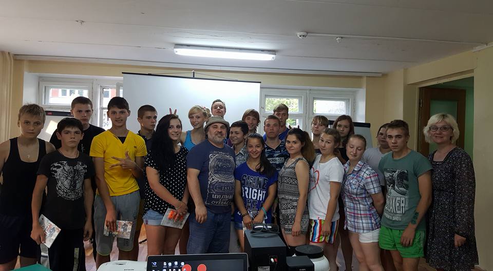 Александр Гезалов на встрече с воспитанниками детского дома в Калужской области