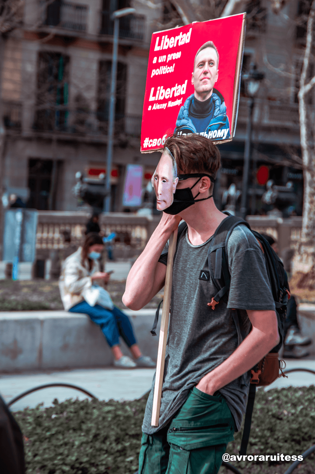 В Барселоне некоторые митингующие вышли на акцию в масках Путина