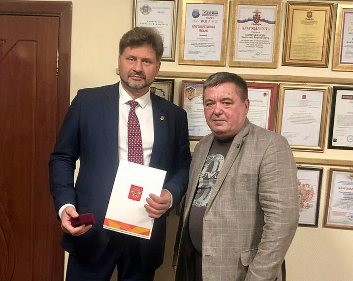 Сергей Коновалов (слева)