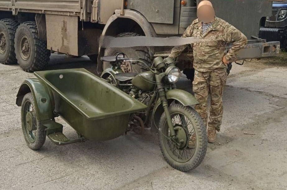 Российский штурмовой мотоцикл с ванной вместо коляски