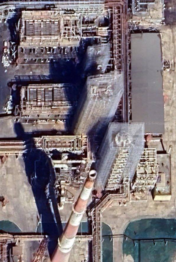 Место попадания БПЛА на предприятии в Салавате