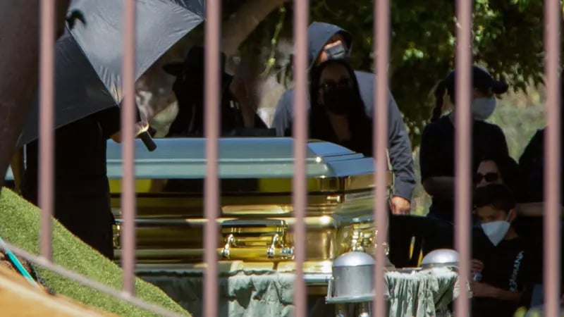 Похороны Эль Менчо в позолоченном гробу