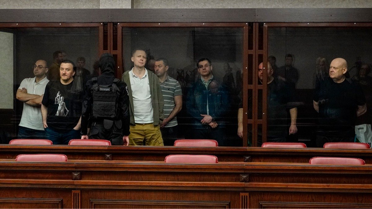 Обвиняемые в совершении взрыва на Крымском мосту в октябре 2022 года. Фото: EPA